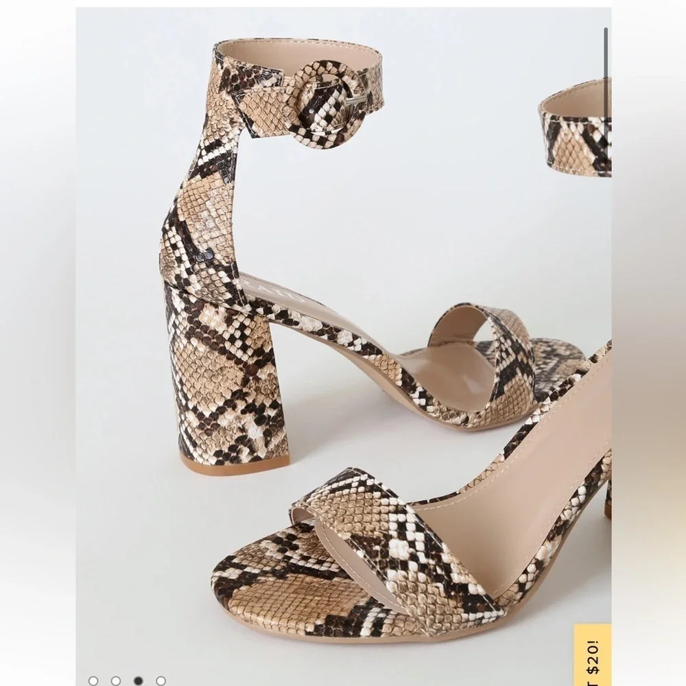 Qupid Stone Snake Ankle Strap Block Heels Sz 7